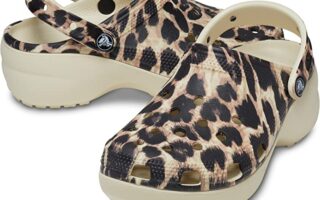 porter des Crocs en société